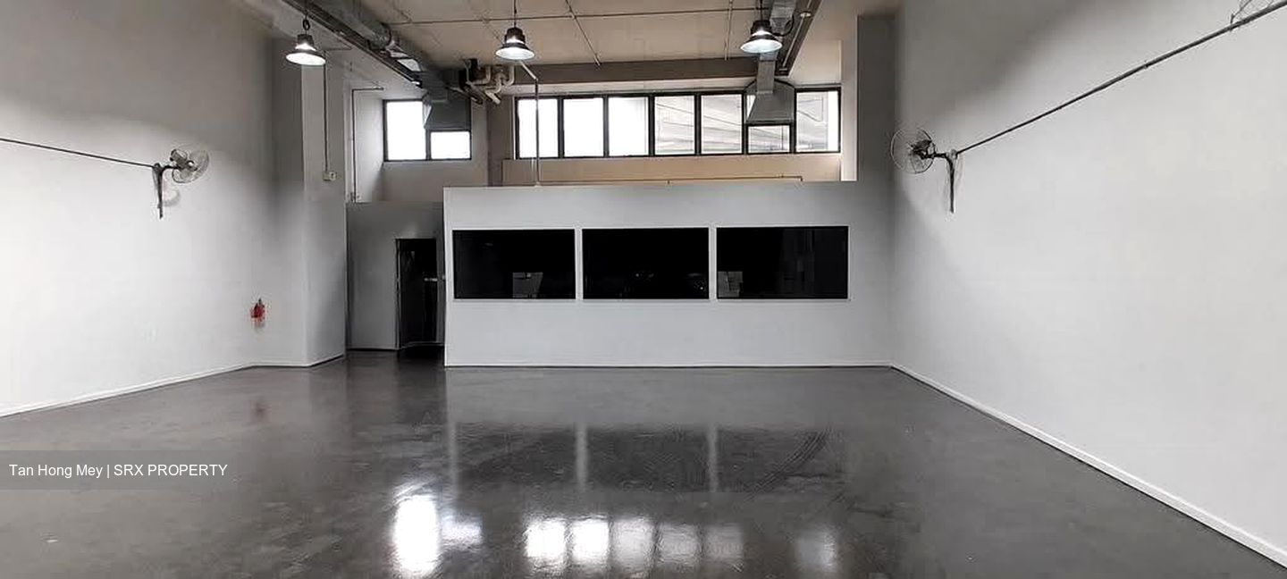 Carros Centre (D25), Factory #628752441